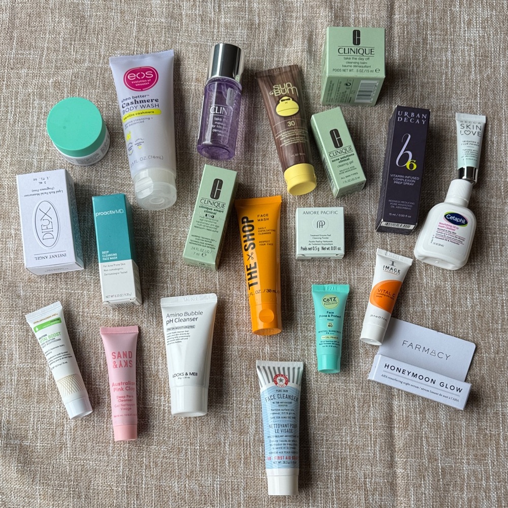 Skincare Sample Pack - Picture 2 of 3